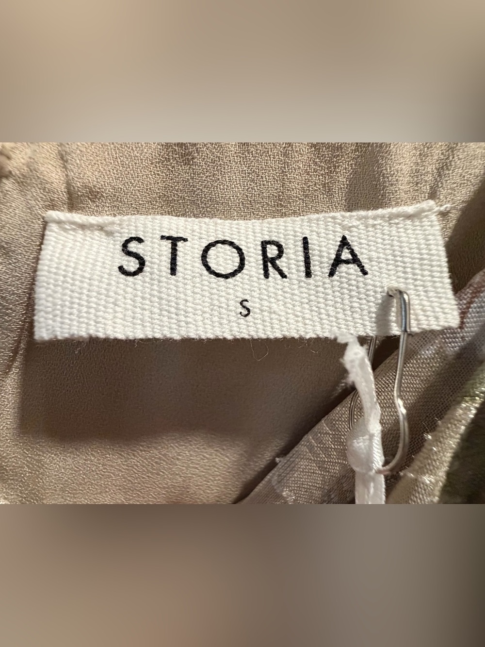 Storia Beige Floral Maxi Dress NWT - Picture 2 of 3